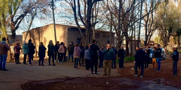 Vecinos de Bentos y Jensen reclaman asfalto en la zona