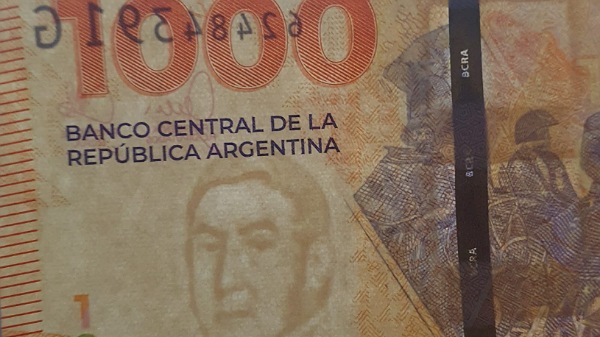 Consejos para identificar billetes falsos