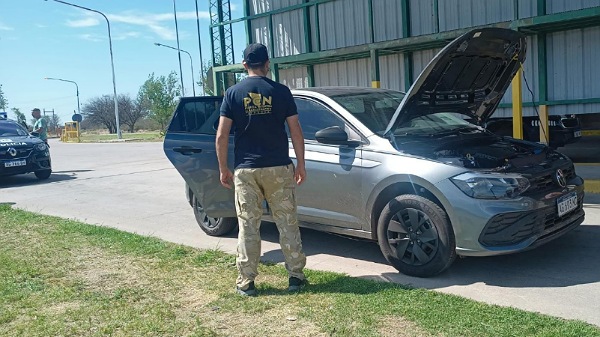 Detenidos cuando se desplazaban en autos con motor y chasis adulterados