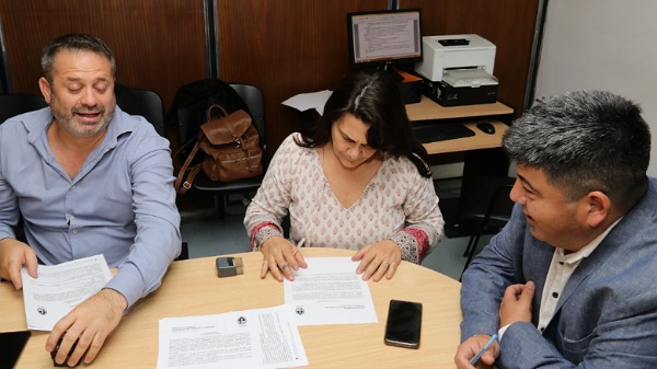 Los docentes aceptaron el 3,5% de aumento para octubre que ofreció Cornejo