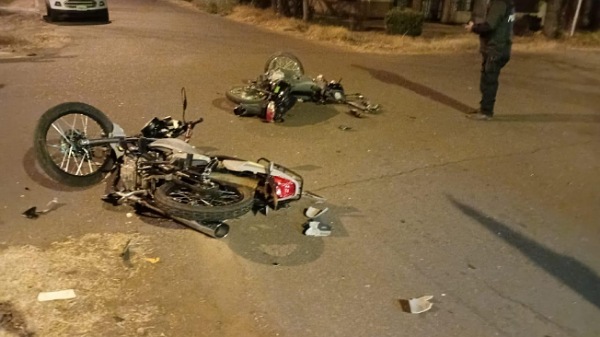Siniestro vial involucró a dos motos y un auto