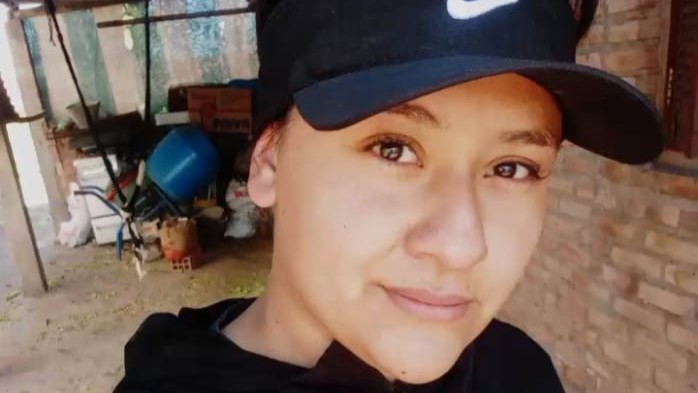 Antonella Calle, piloto de Santa Isabel-La Pampa, participa en el Speedway de Catriel