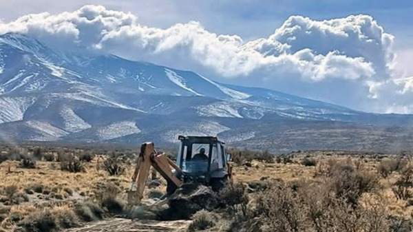 Mejoran los caminos en El Nevado
