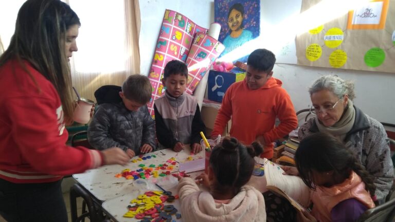 Lorena Sánchez – Coordinadora de Brigadas Educativas. Ayudan a alumno y alumnas de escuelas primarias y secundarias
