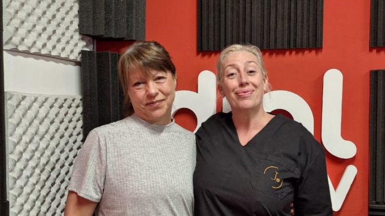 Jorgelina Romera y Liliana Polletti de Odissea – Obra «Yo sí…sé quién es»