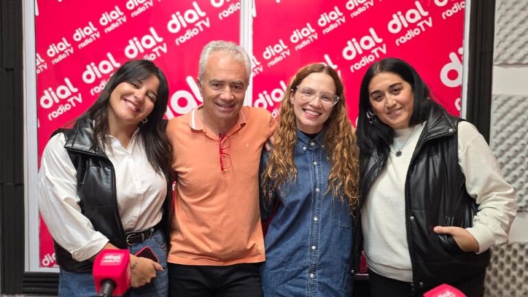 Daniel Lorenzo, Josefina Delgado, Antonella Lorenzo y Laura Olguín, integrantes de «Va de Nuevo»
