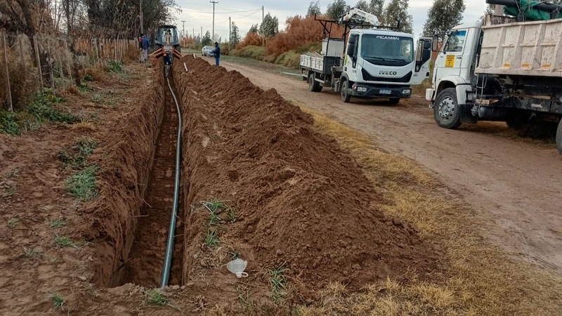 Extienden redes de agua potable en Colonia Rusa