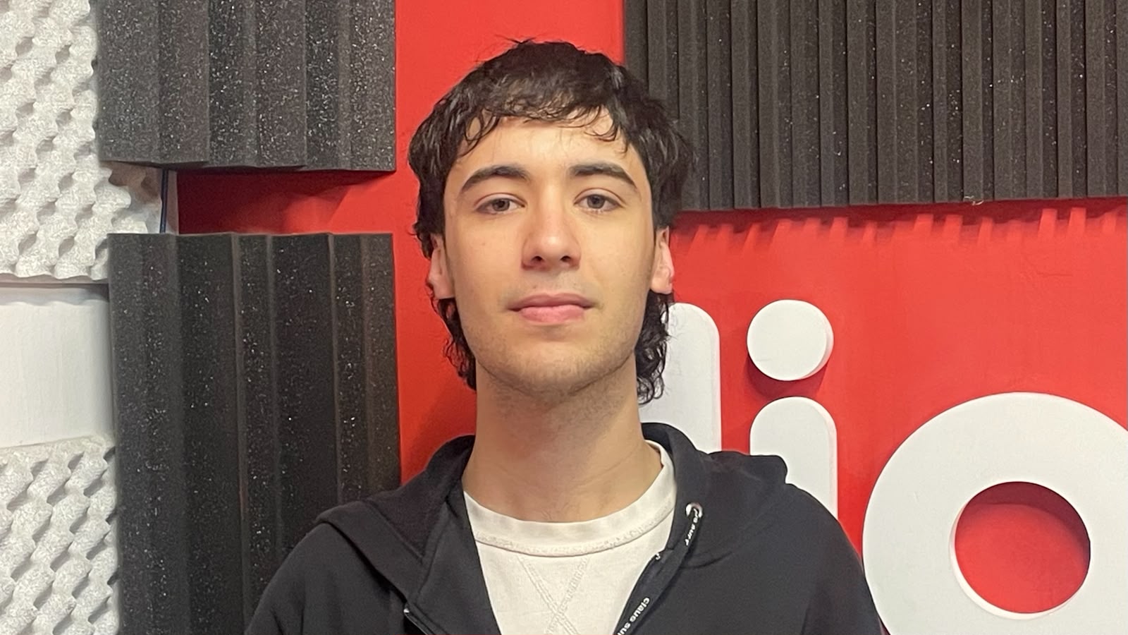 #MiraQuebueno Juanpi Cañada, cantautor Sanrafaelino y gira por Mendoza
