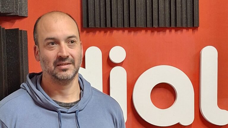 Ricardo Yagüe, Contador, en Va de Nuevo nos habla sobre la charla «Cuando el dinero no alcanza» para este viernes 28