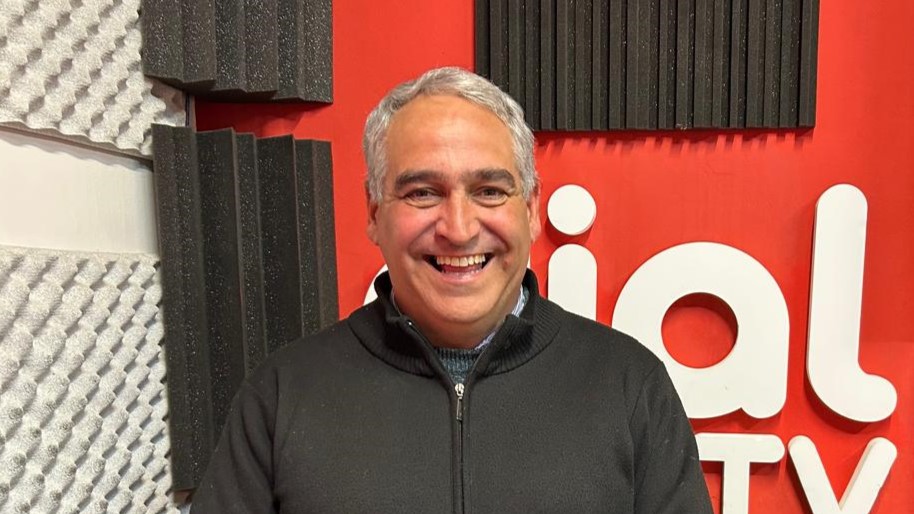 Fernando Caretta en Va de Nuevo por el día del padre mendocino. Fernando es padre de 9