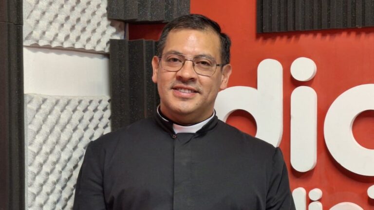 #OtraMirada Sacerdote Gastón Funes de la Diócesis San Rafael Parroquia Luján y la expectativa por la llegada del papa