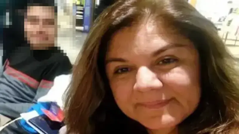 Asegura tener doble título: jueza y marquesa