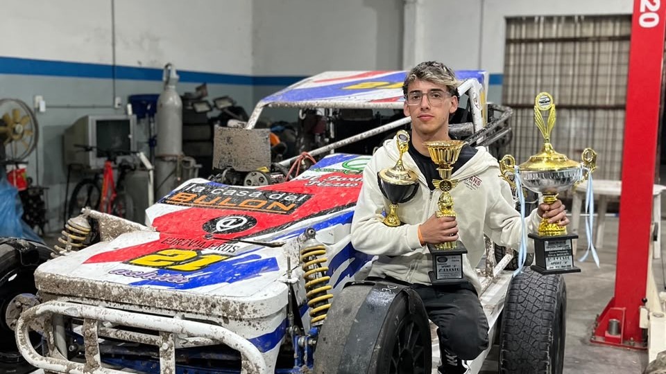 #FueraDePista Tiago Carreras, piloto de General Alvear, habló en FDP de su presente. Está participando en el Sport 4 de Tradicionales