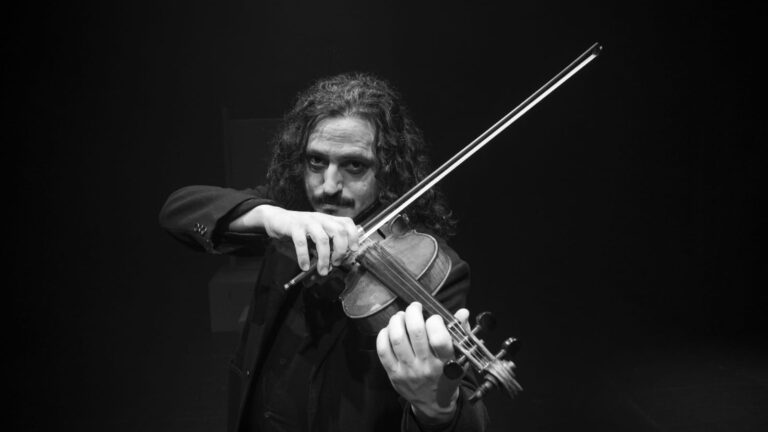 #MiraQueBueno Ezequiel Moyano – Integrante de «Criminal Tango». Se presentan el jueves 17-09 en Brooklyn live house
