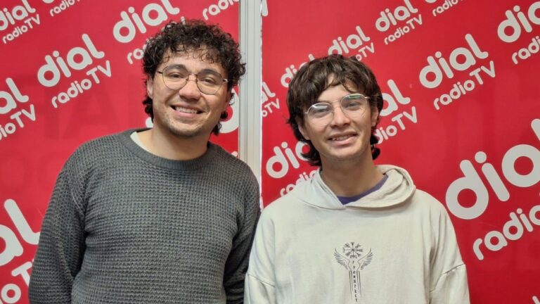 #KilómetroCero Franco Espinosa y Oscar Oyarce, alumnos del IPA, invitaron a la obra «La China Iron». 16 y 17 de octubre 20.30 horas, este evento se realiza en el mes del arte